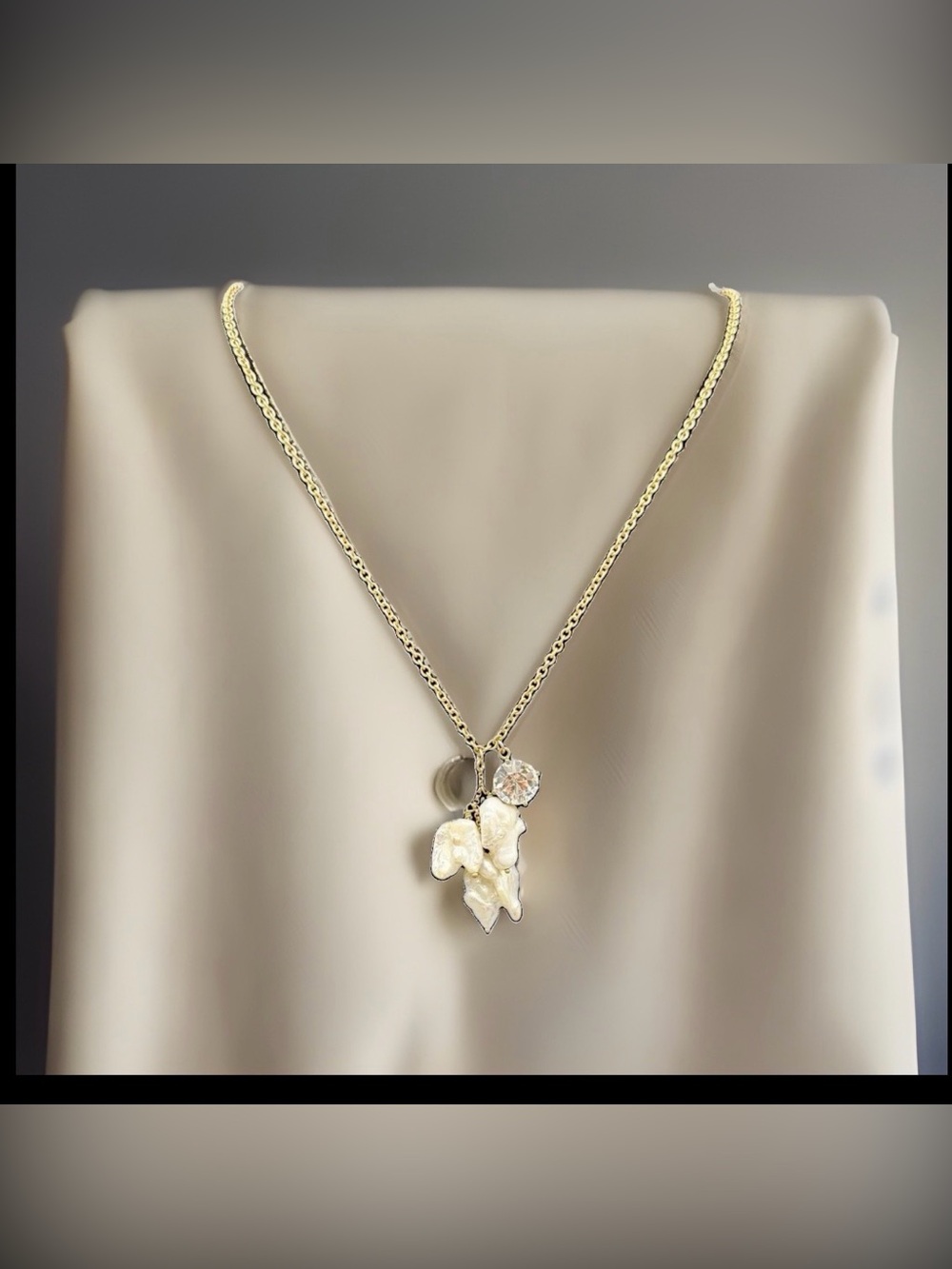 Ann Taylor Gold Tone Faux Pearl Pendant Necklace Rhinestone 30”